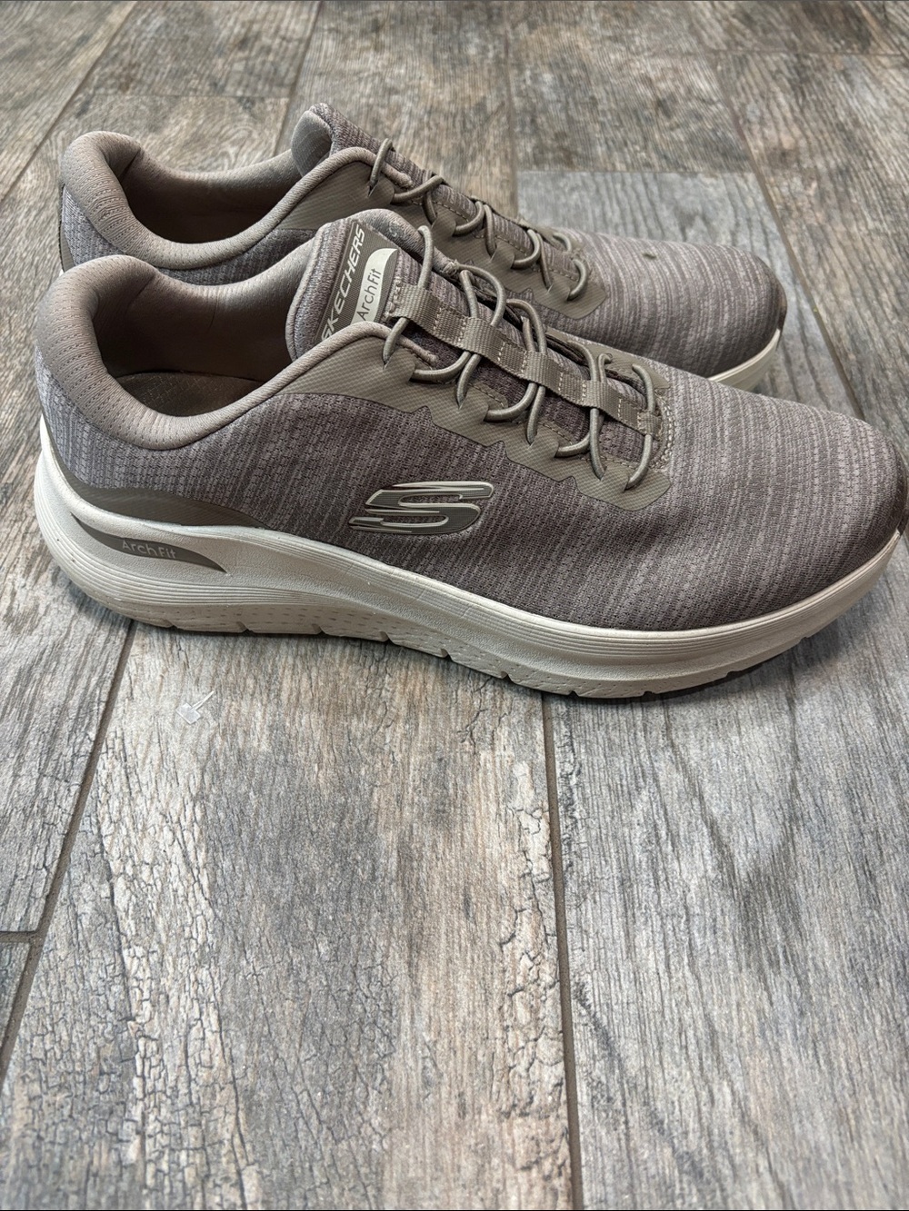 Skechers Men's  Gray Pull On Arch Fit Athletic Sneakers